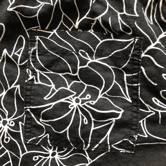 🎄 Gap Black  and white floral shorts size 12 - Picture 6 of 7